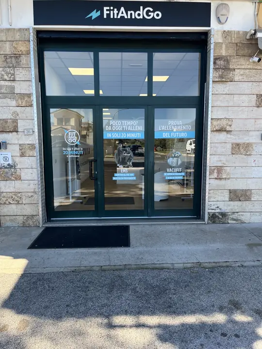 Ingresso del centro Fit and Go in Via Latina a Cisterna di Latina